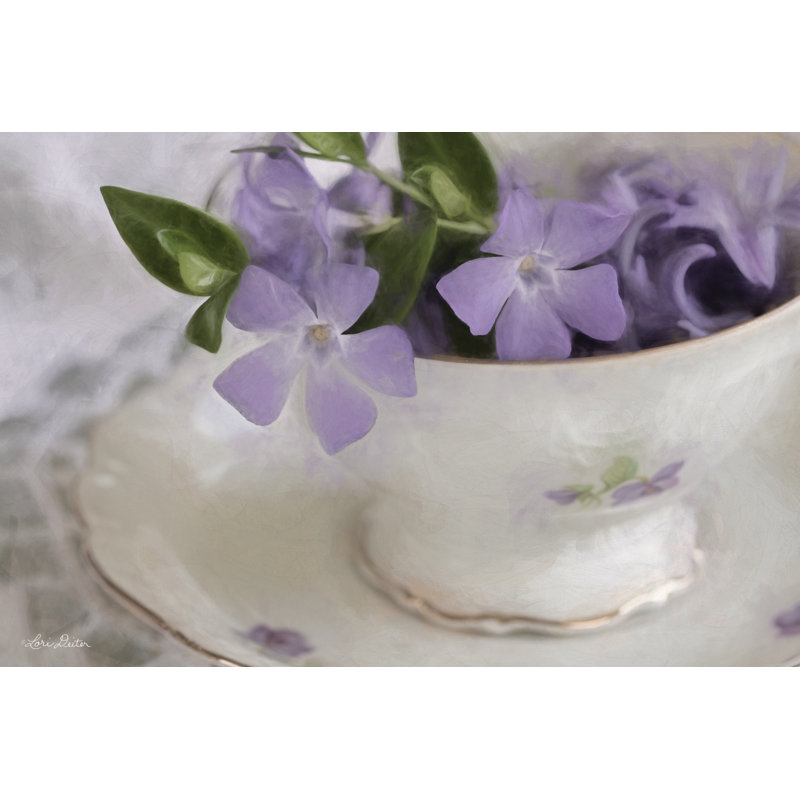 «Violet Teacup» par Lori Deiter, reproduction sur toile tendue, H 8 po x l 12 po, Impression avec cadre érable, Oui