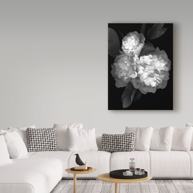 «Peony 3 Black and White» par Dosta, impression sur toile tendue, H 19 po x l 14 po x P 2 po