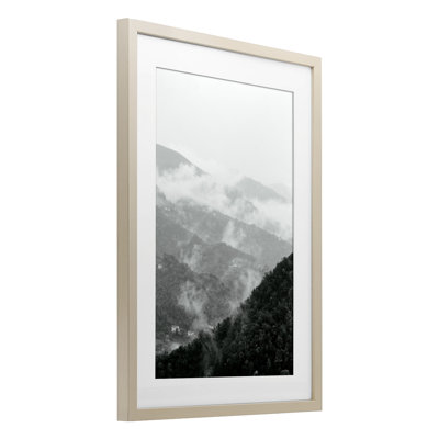 Morning Mist Hillside, reproduction encadrée sous verre, conception de Deborah Revell
