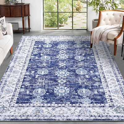 Sakinah Washable Floral Indoor Rug