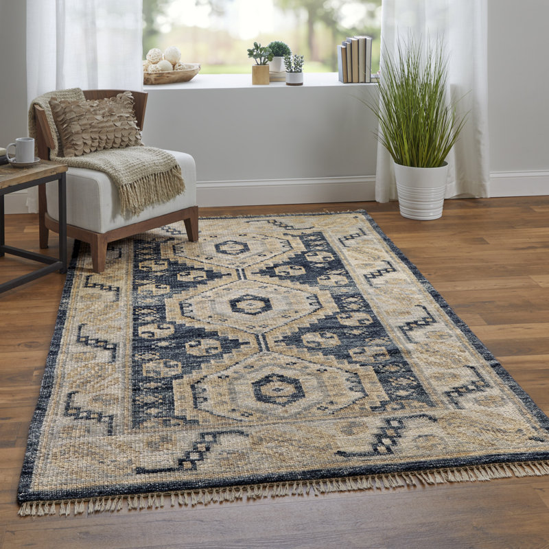 Nanayaw Handmade Wool Geometric Area Rug, Round 8'