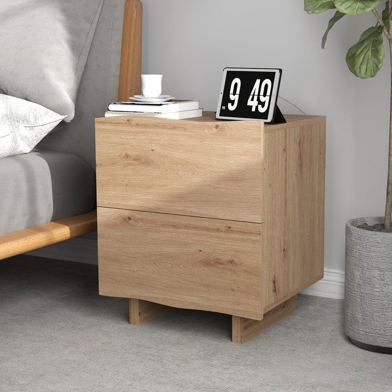 Table de chevet 18,9 po Parthenia avec finition en bois et prise de courant intégrée, Bois pêche