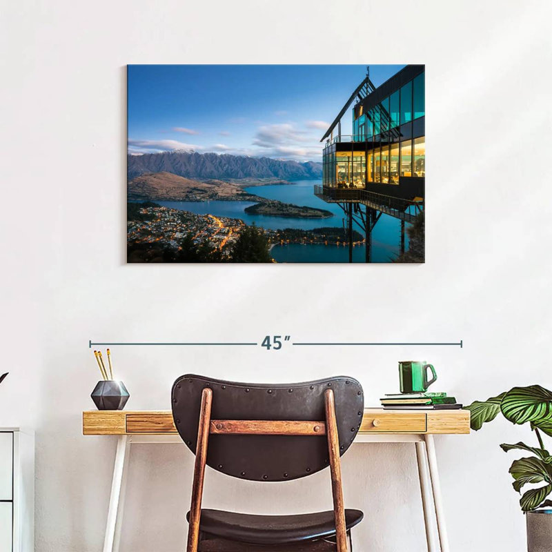 Queenstown Architecture, H 24 po x l 36 po