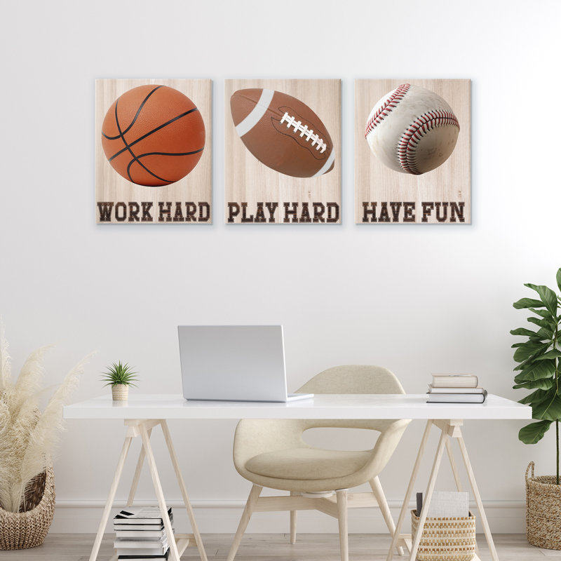 Motivation, ensemble de 3 mots sur toile, design par Marcus Prime, H 30 po x l 24 po