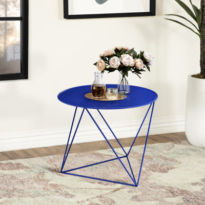 Table d'appoint à base géométrique bleue en métal, adaptée à de multiples scénarii de plaisir à long terme