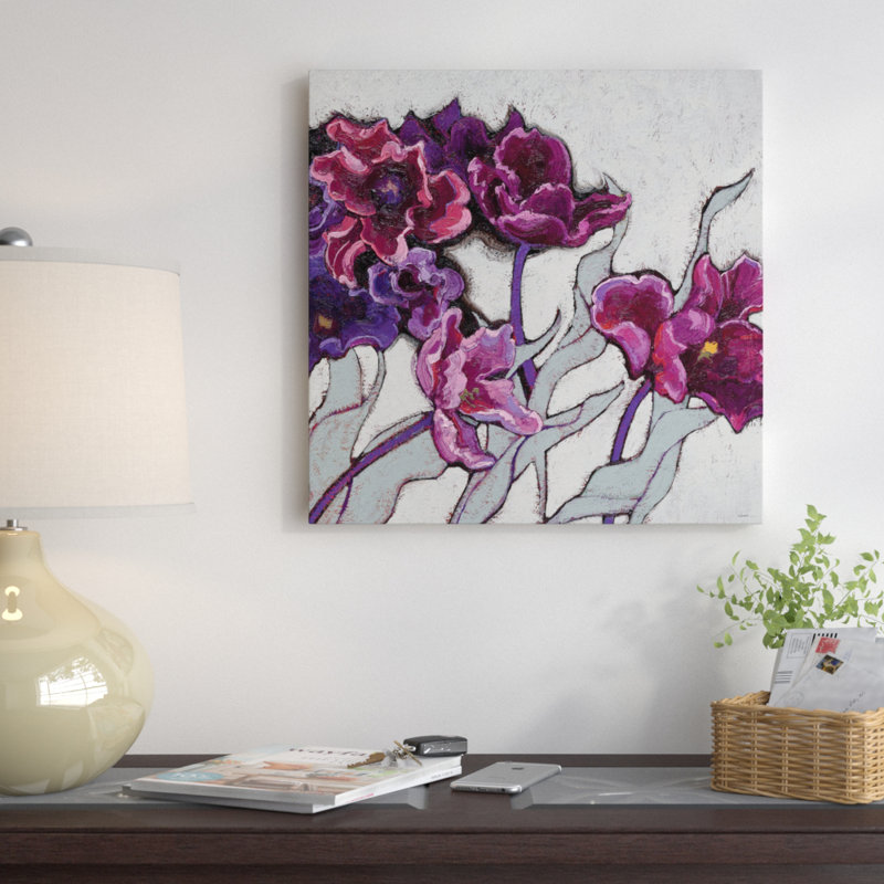 «Ruffled Tulips», reproduction d'art sur toile tendue, H 24 po x l 24 po x P 1 po, Papier d'art encadré noir, Blanc