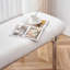 Banc en acier inoxydable revêtu de velours blanc-231382059
