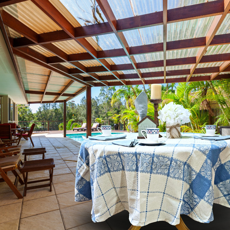 Jacquard Grapevine Tablecloth