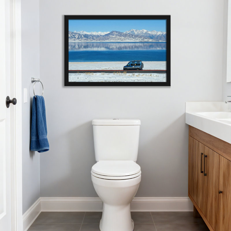 Paysages pittoresques et urbains Mountain Lake Reflection Van Road Snow Sky Blue, H 16 po x l 24 po, Toile tendue