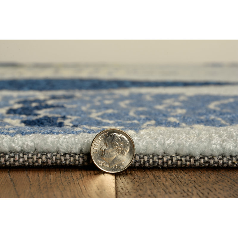 Tapis bleu et ivoire Petetia, Rectangle 7 pi 6 po x 9 pi 6 po