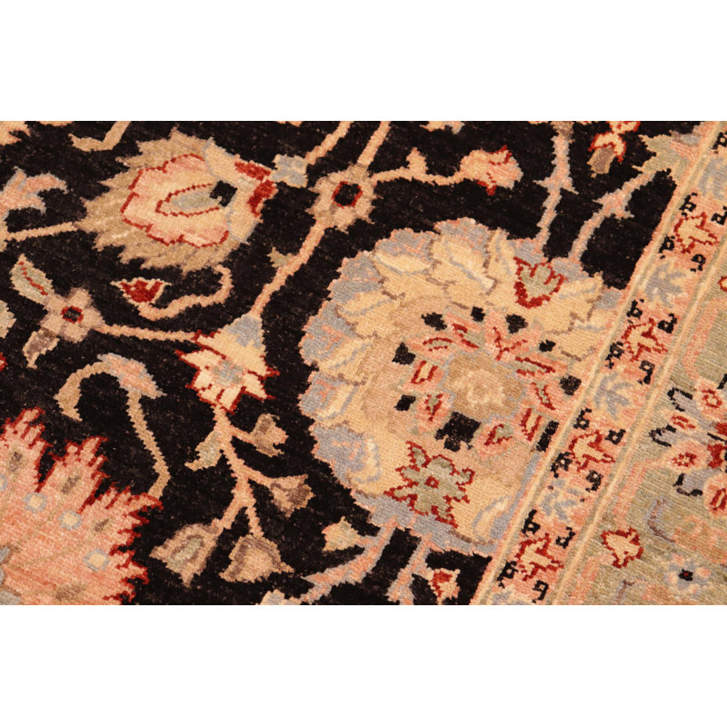 Tapis noir en laine noué à la main à motif floral 5 pi 11 po x 8 pi 10 po Baccio