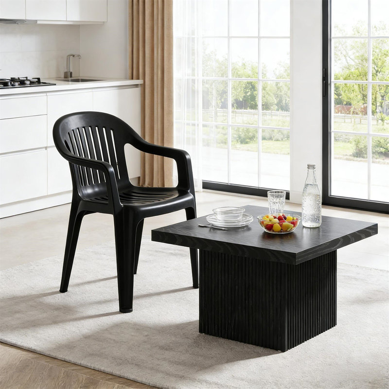 Table carrée carrée (sans la chaise)