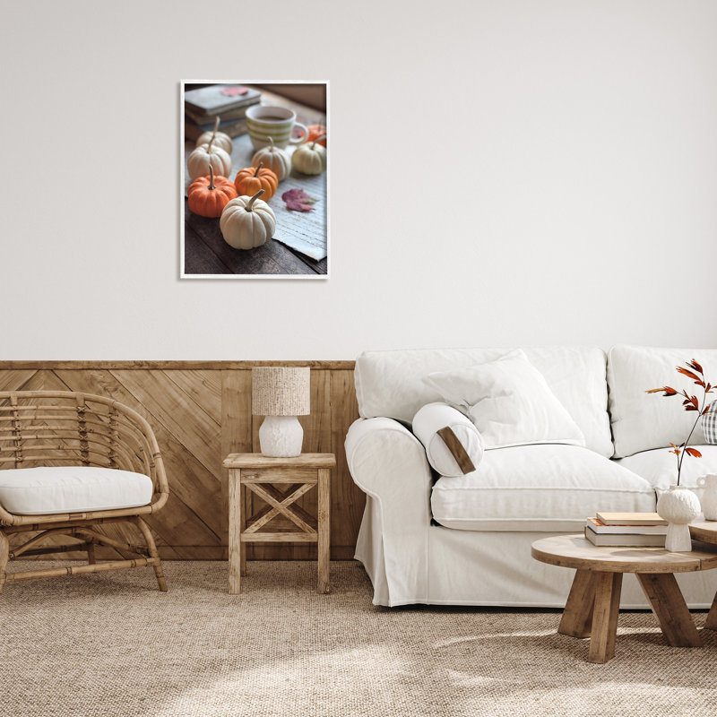 Cozy Pumpkins Scattered Leaves, H 30 po x l 24 po x P 1,5 po, Giclée encadrée blanc bord de mer