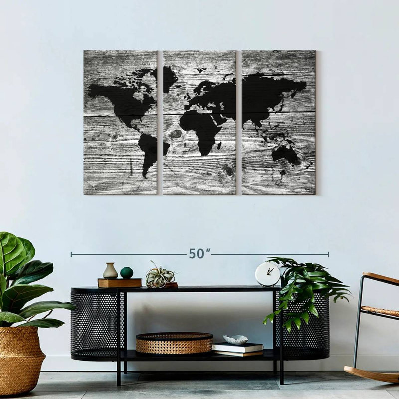 Carte du monde en bois I, reproduction sur toile, H 45 po x l 28 po x P 1,25 po