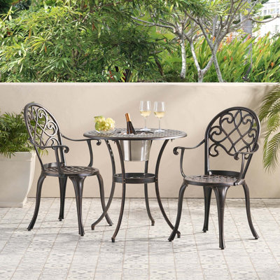 Ensemble bistro de patio 3 pièces, 1 table grillagée avec seau à glace et 2 fauteuils avec dossier décoratif