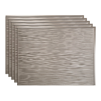 Panneau de dosseret décoratif en vinyle 18,25 po x 24,25 po FASÄDE Ripple