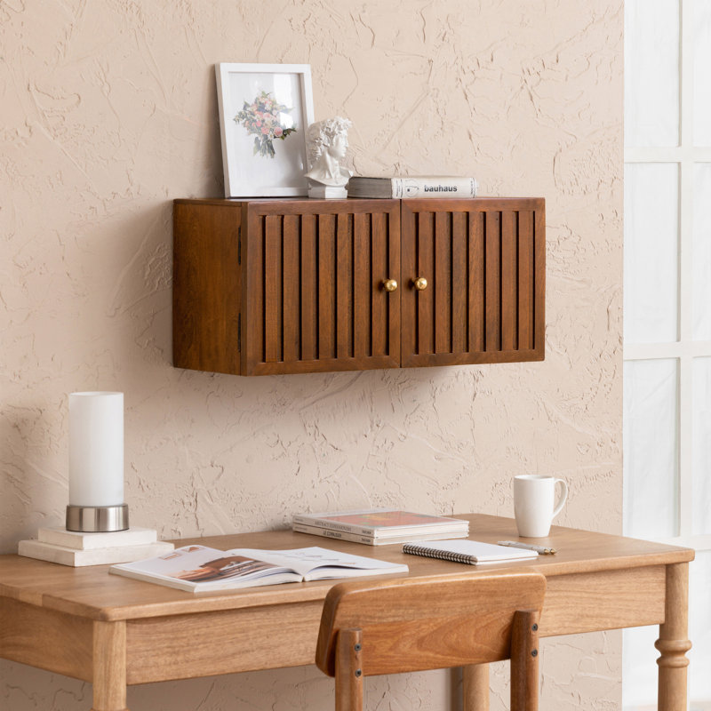 Tablette de rangement flottante murale en bois massif Ficklin avec 2 portes d'armoire, Noyer