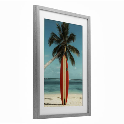 Palmier simple et planche de surf imprimée sous verre, design par LSR Design Studio