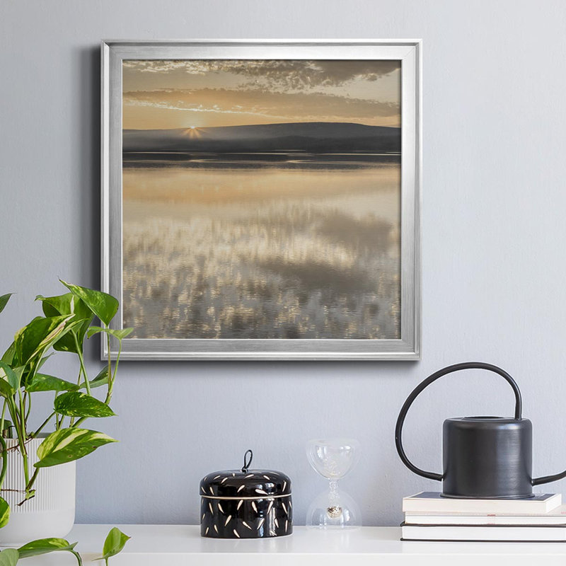Serene Sunrise - peinture sur toile encadrée, Argent, H 17,5 po x l 17,5 po x P 1,5 po