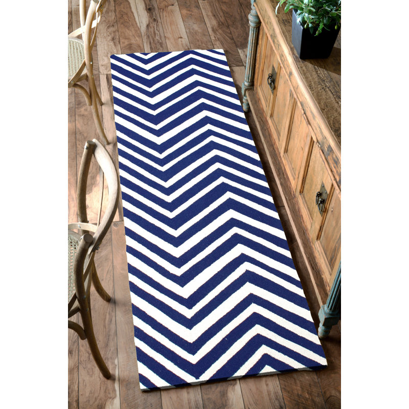 Tapis bleu marine à chevrons Wolfenbarger, Tapis de couloir 2 pi 6 po x 10 pi