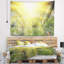 Paysage, coucher de soleil brillant au-dessus d'une tapisserie de fleurs printanières-28485970