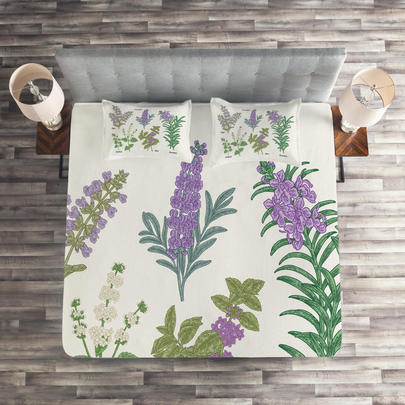 Bunny Farmhouse / Country Polyester Floral Coverlet, King Bedspread + 2 Shams