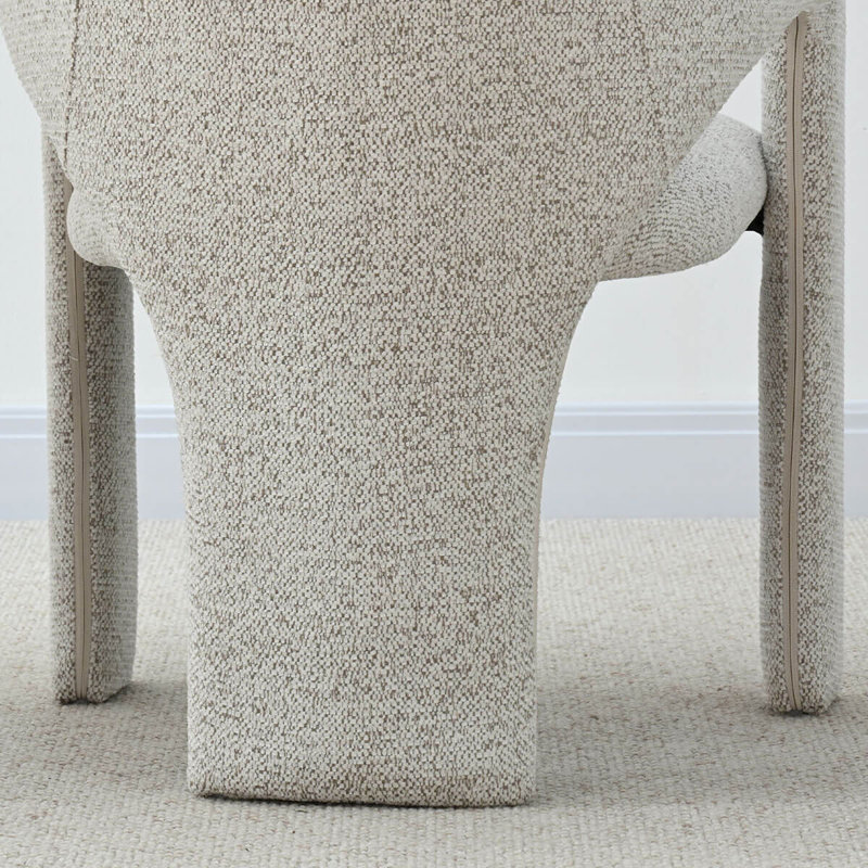 Chaise rembourrée moderne avec accoudoirs