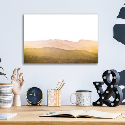 «A Watercolor Wash Of Light Crop Mustard And Blush» par Keri Bevan, art mural en verre acrylique