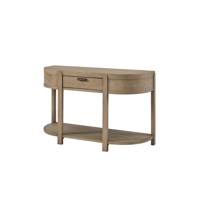 Console courbée à un seul tiroir au fini caramel élégant, avec un bord avant arrondi et des côtés subtilement effilés, une fermeture en douceur pour les petits articles essentiels, une tablette ouverte, une table de salon de 48,5 de largeur
