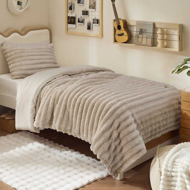 Bedsure Twin/Twin-XL 2-in-1 Comforter Set with Detachable Fluffy Blanket – Beige SnapTech Design Bed-in-a-bag, All-Season Bedding Set(Set of 4) for Dorm Room