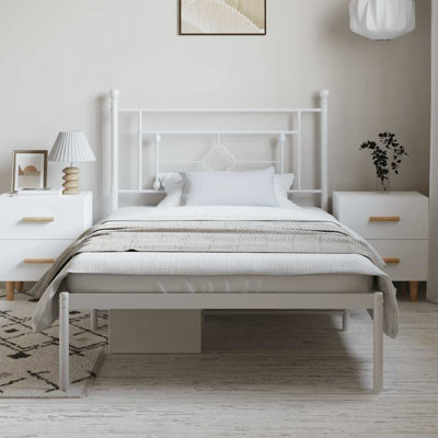 Cadre de lit en métal avec tête de lit Ibraheem, rangement sous le lit, silencieux, sans matelas