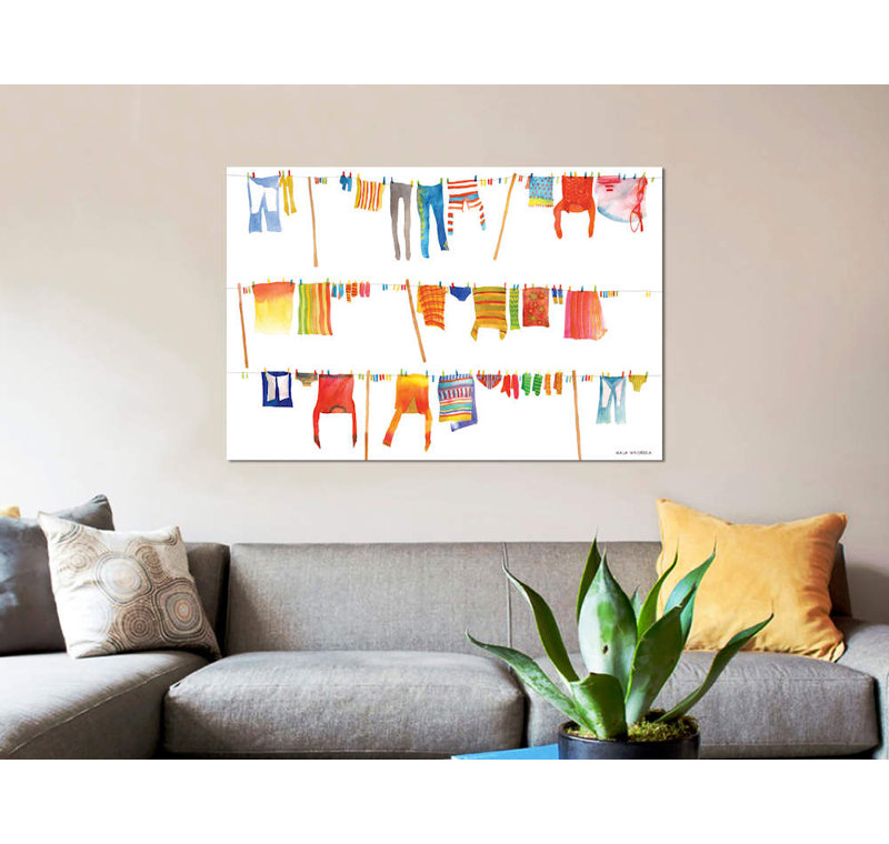 «Laundry» par Maja Wronska, impression sur toile, H 26 po x l 40 po x P 1,5 po, Toile tendue