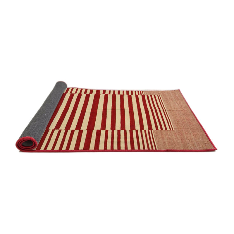 Tapis rouge contemporain, Rond 3 pi