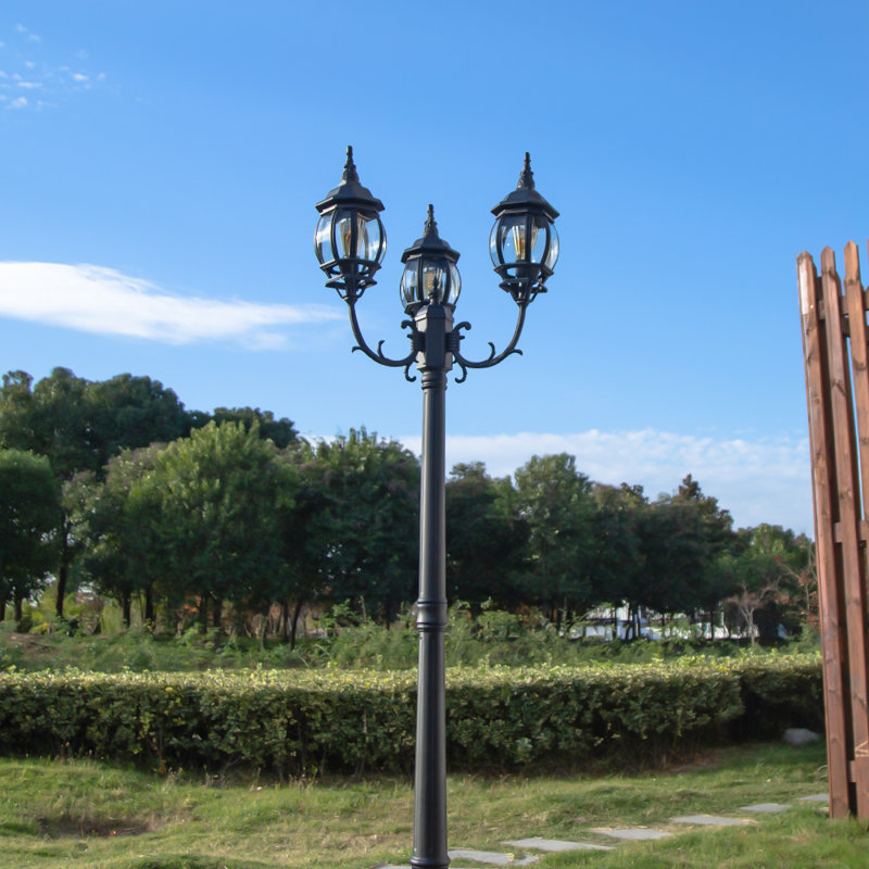 Lampadaire à 3 têtes Dafnoula