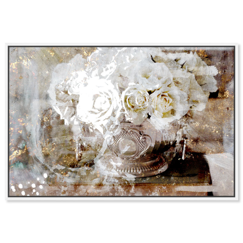 Floral and Botanical Glam Serving Roses Florals - impression d'art graphique, H 24 po x l 16 po, Cadre blanc
