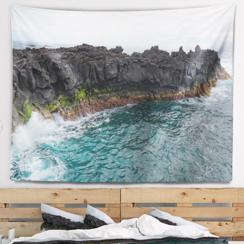 Tapisserie de mer rocky coast avec mousse en açores, H 32 po x l 39 po