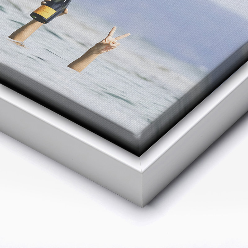 Signe de paix à la main No4, Canvas, 24"H x 32"W, White Framed