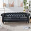 Canapé Chesterfield en polyuréthane à accoudoirs roulés.-1994598340
