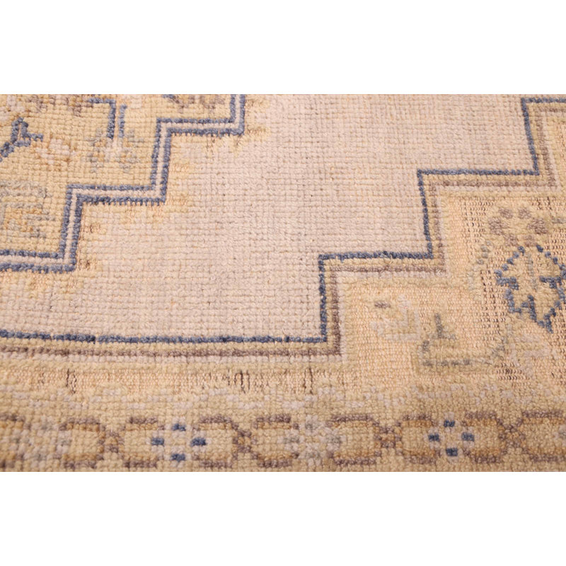 Jules Serapi Beige Rug 5'2" x 8'10"