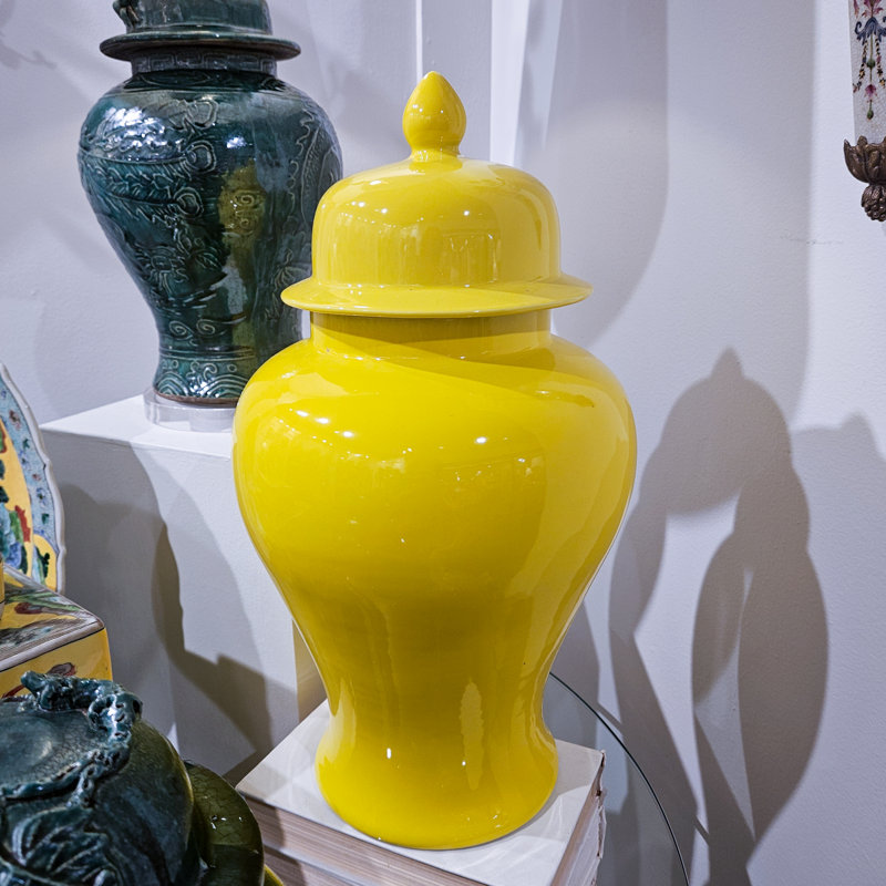 Pot en porcelaine avec couvercle, Jaune