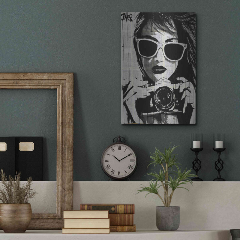"Shoot" par Loui Jover, H 16 po x l 12 po