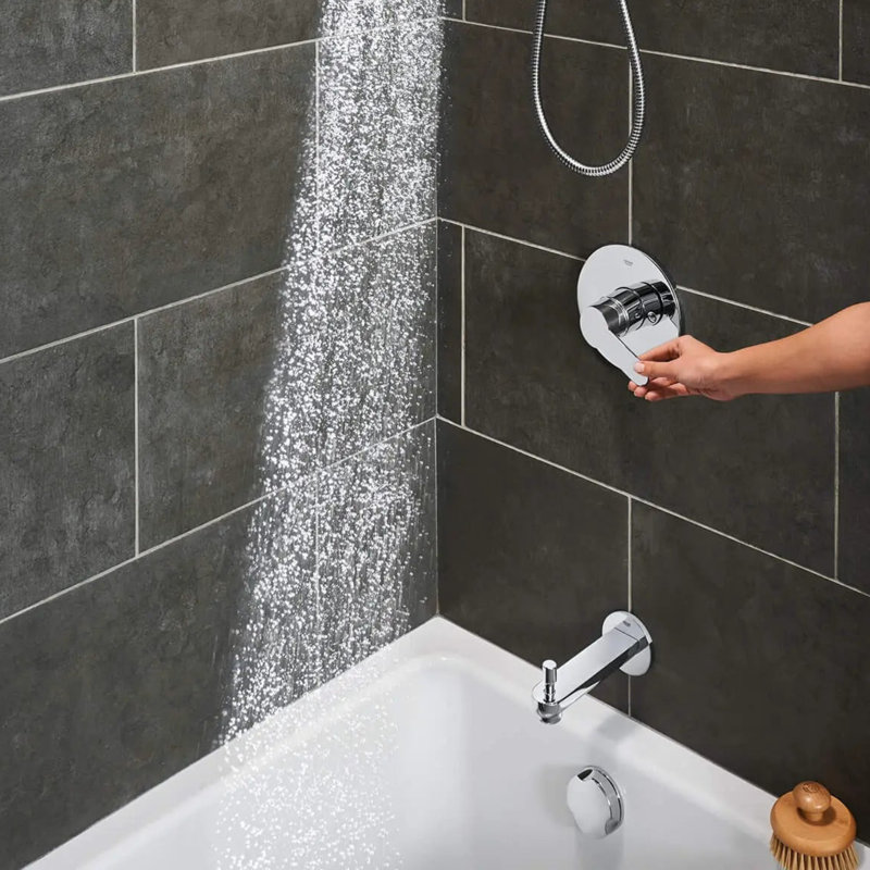 Eurosmart Cosmopolitan Single Handle Wall Mounted Tub Spout Trim with Diverter