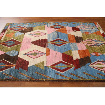Tapis unique en laine bleu marine 5 pi 6 po x 8 pi 4 po New Age