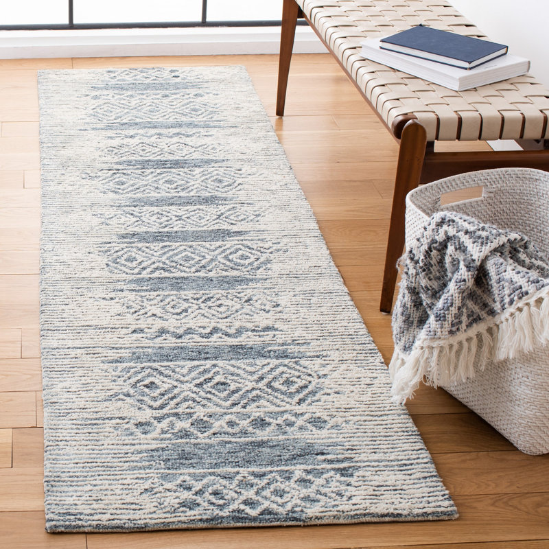 Metro Hand Tufted Wool/Cotton Abstract Rug in Natural/Blue, Runner 2'3" x 8'