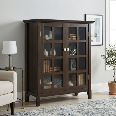 Armoire de rangement bas de style transitionnel en bois massif avec portes vitrées et tablettes réglables Acadian