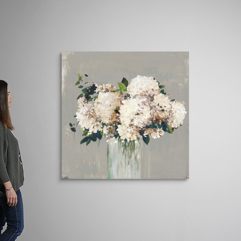 Reproduction d’art sur toile, "White Hydrangea" par Allison Pearce, Toile tendue, H 48 po x l 48 po x P 1,25 po