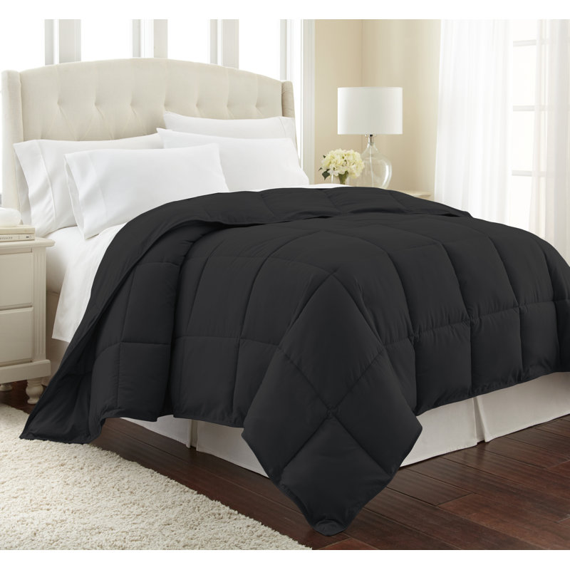 Vilano Springs ® Oversized Down Alternative Comforter with piped Edging and corner loops, Easy care, Queen Comforter, Black