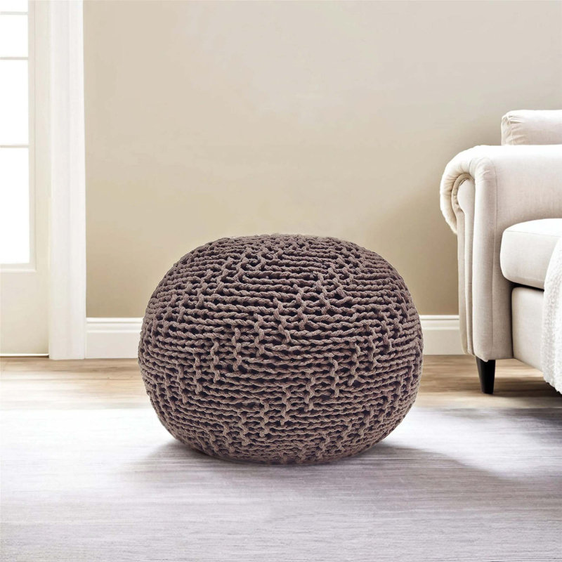HAZEL POUF - Pouf rond en tricot moderne avec fil PET écologique pour une utilisation intérieure et extérieure.