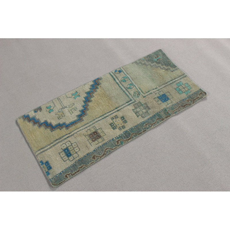 Tapis turc rétro vintage tissé à la main, idéal pour les vestibules et les petits espaces avec charme antique