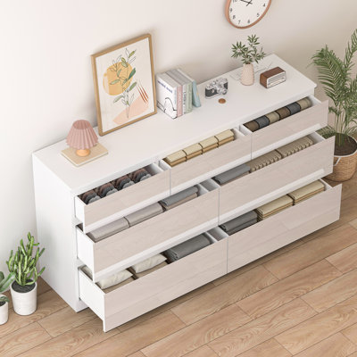 7 Drawer Dresser With Deep Drawers And Charging Station, Modern Large Dresser With 7 Handle Free Drawers, Wood Chest Of Drawers For Bedroom, Living Room, Entryway, Hallway
